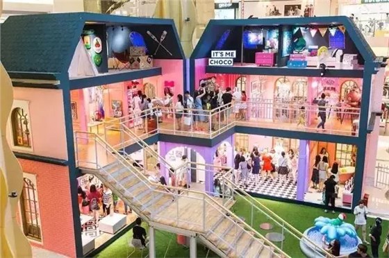 上海大悅城 LINE FRIENDS丘可駕到