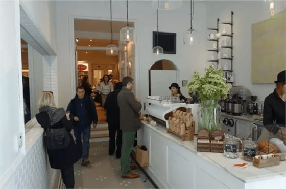 加拿大高端服裝品牌Club Monaco：咖啡、甜點(diǎn)