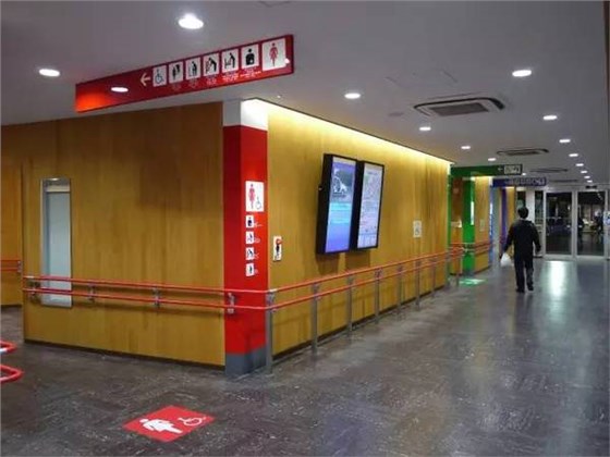 公共衛(wèi)生間