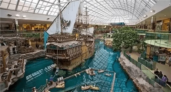 西埃德蒙頓購(gòu)物中心