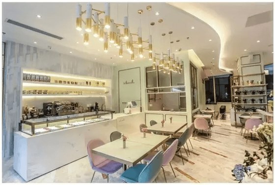 浪漫溫馨又充滿藝術(shù)氣息&ldquo;Morando&rdquo;，餐具是用愛馬仕家的