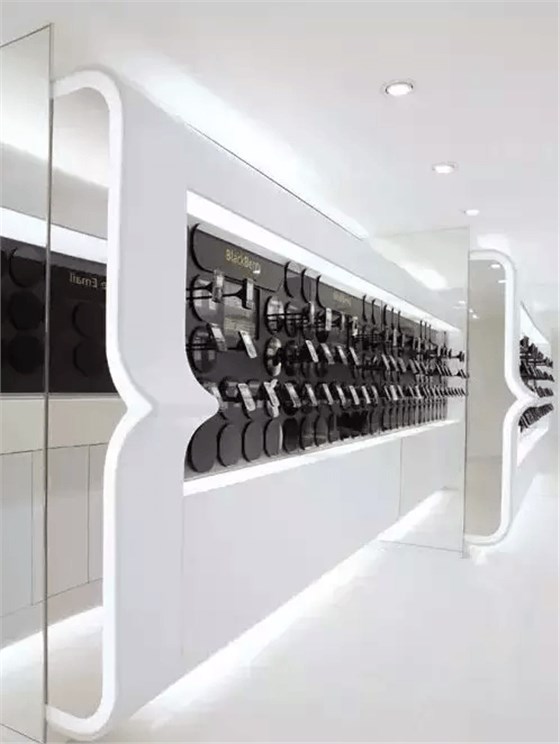 實(shí)體醒醒吧，你該調(diào)整商業(yè)模式了