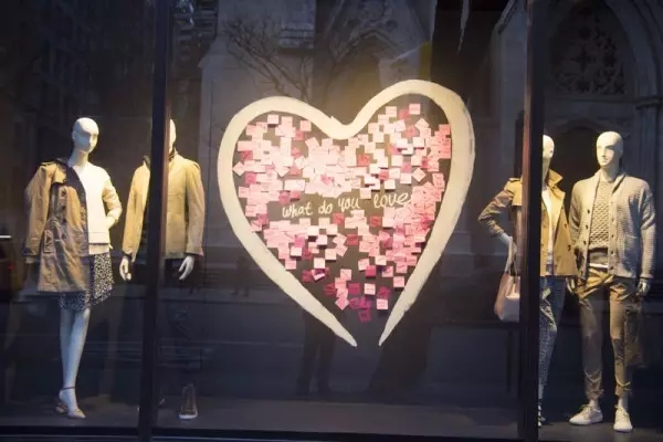 Banana Republic櫥窗