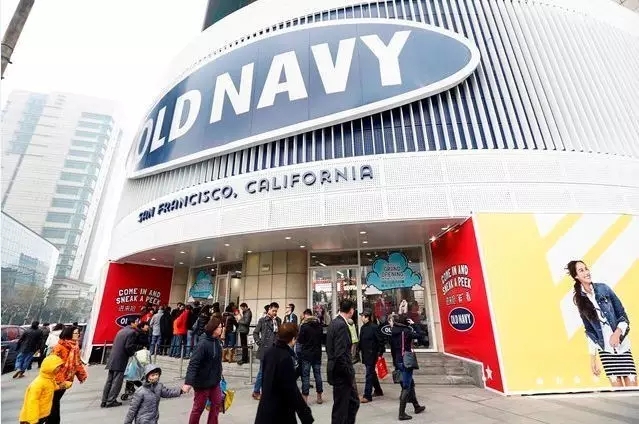 盤點(diǎn):時(shí)尚游擊“快閃店”與購物中心的那些新鮮事兒 盤點(diǎn):時(shí)尚游擊“快閃店”與購物中心的那些新鮮事兒