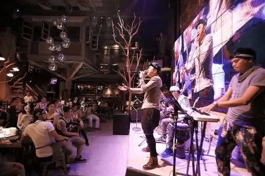 胡桃里音樂(lè)酒館