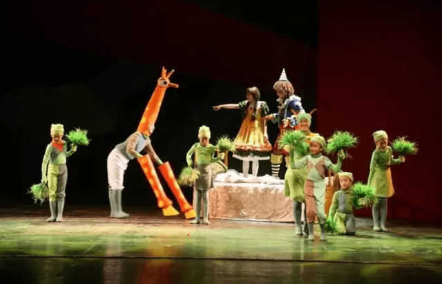 動動鞋子兒童劇團(tuán)