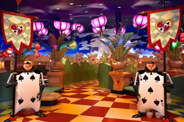 東京迪士尼樂園 桃心皇后的宴會廳 東京迪士尼樂園 桃心皇后的宴會廳