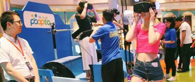 將服務(wù)對象直接延展到家長、年輕人