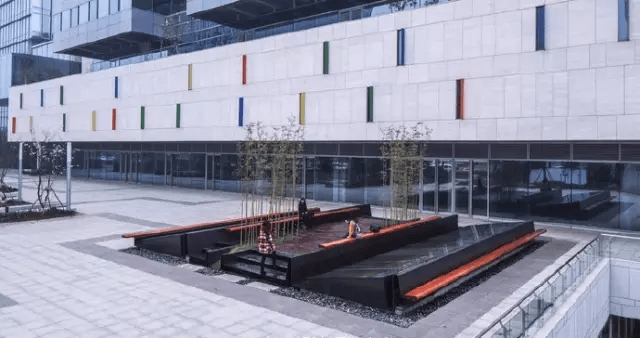 蘇州工業(yè)園區(qū)藝術(shù)廣場(chǎng)