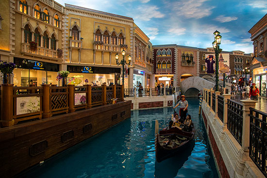 澳門大運河購物中心：室內(nèi)&ldquo;威尼斯&rdquo;天空