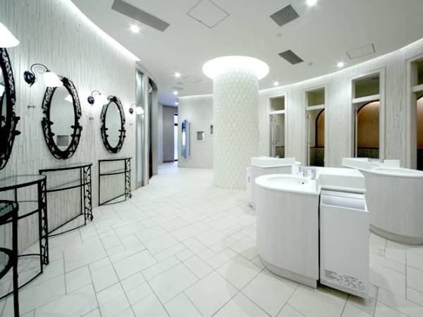 女性衛(wèi)生間