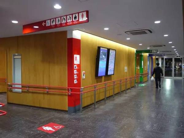 公共衛(wèi)生間