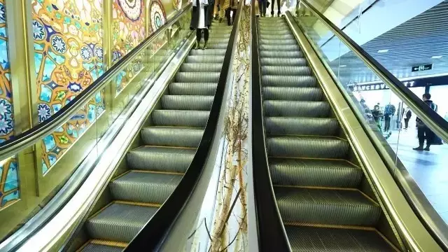 Escalator Display