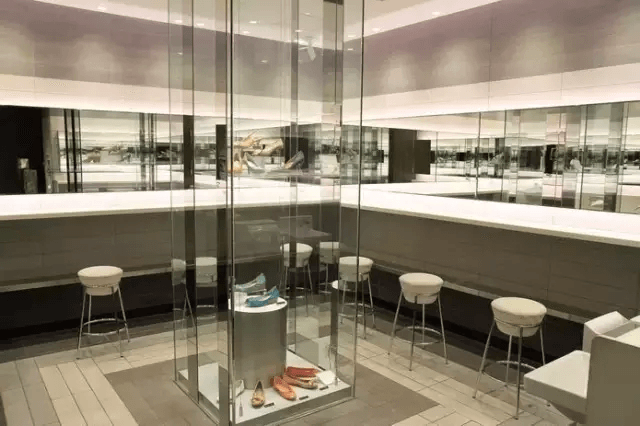 商場公共衛(wèi)生間定義為&ldquo;Switch Room&rdquo;（轉(zhuǎn)換室）