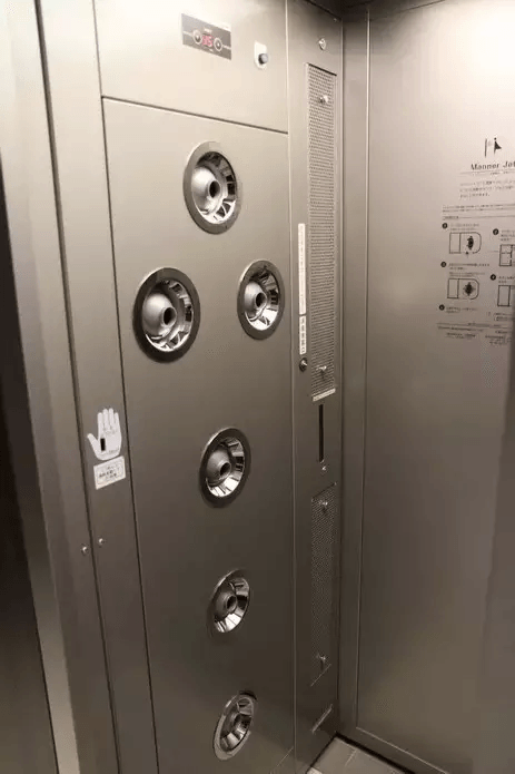 商場公共衛(wèi)生間定義為&ldquo;Switch Room&rdquo;（轉(zhuǎn)換室）