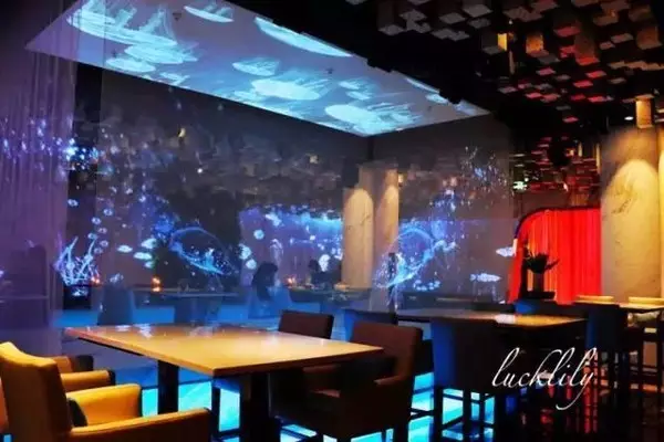 龍湖杭州濱江天街光影藝術(shù)互動科技餐吧&ldquo;三么地&rdquo;