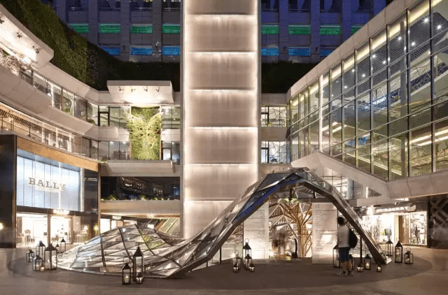 購(gòu)物中心是做&ldquo;場(chǎng)&rdquo;，百貨是做&ldquo;商&ldquo;