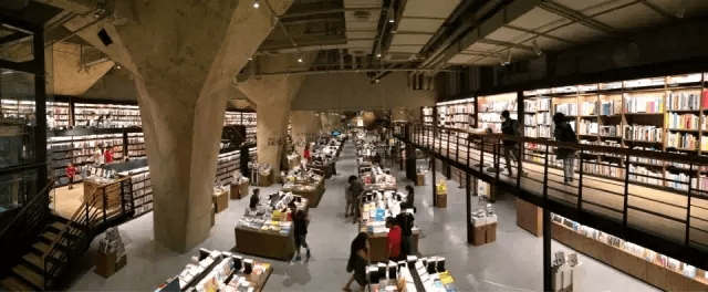 購(gòu)物中心是做&ldquo;場(chǎng)&rdquo;，百貨是做&ldquo;商&ldquo;